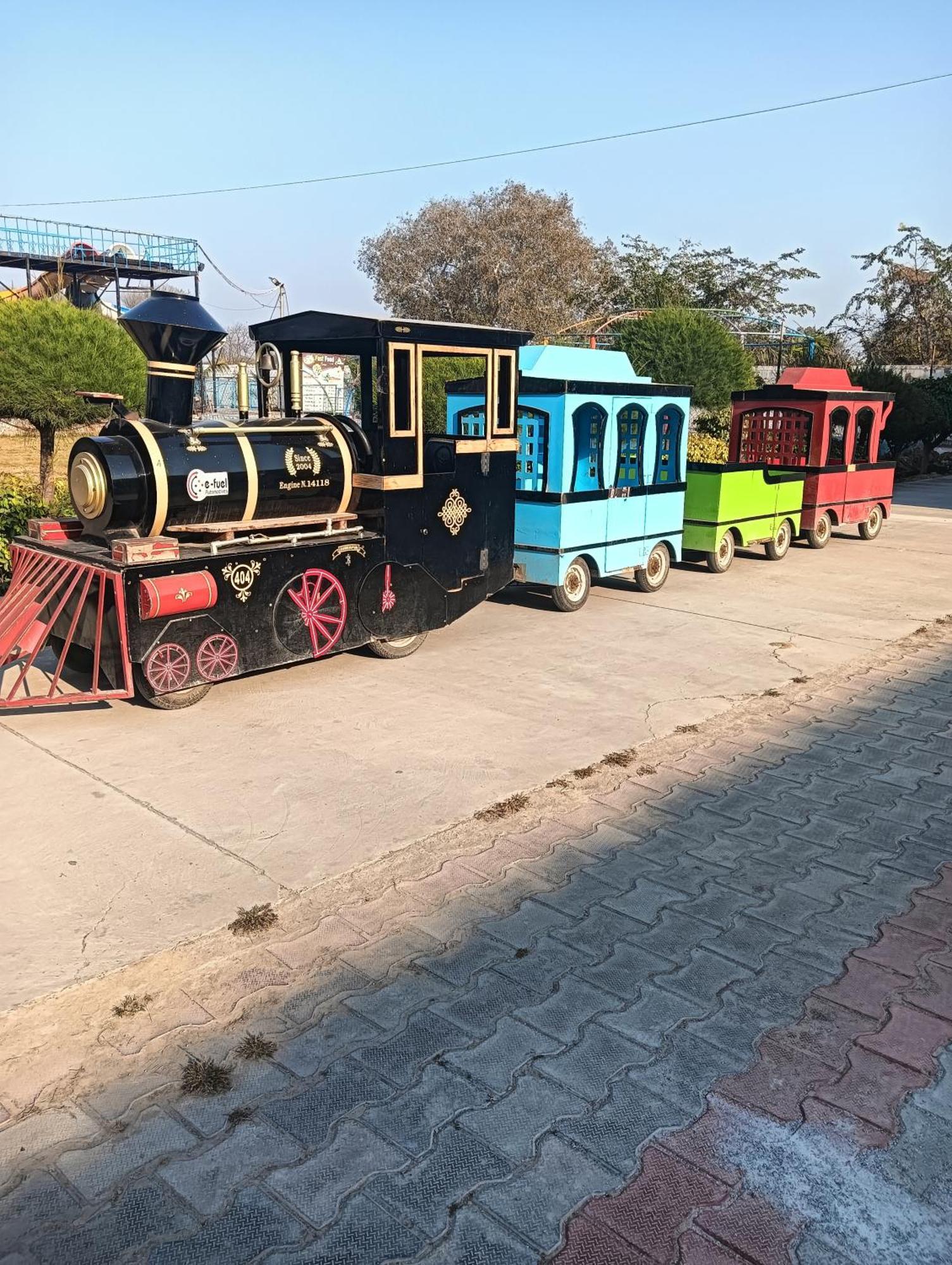 Krishna Fun Land Hotel Mathura Eksteriør billede
